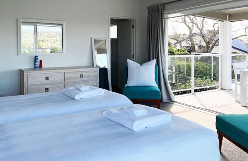 Oneroa House | With a bonus late check-out of 11am