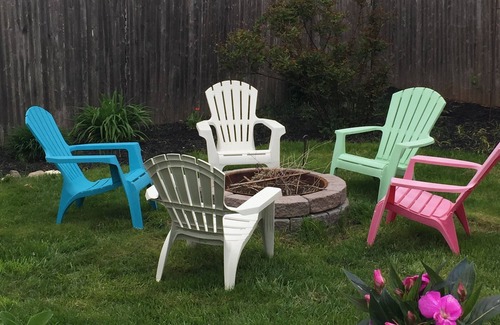 Sandwich House | Within walking distance to beaches, restaurants & shops. Great family getaway.