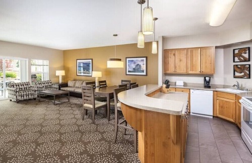 Windsor Apartment | WM Windsor 3 Bedroom Condo. Sleeps 8n