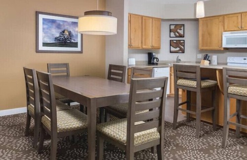 Windsor Apartment | WM Windsor 3 Bedroom Condo. Sleeps 8n
