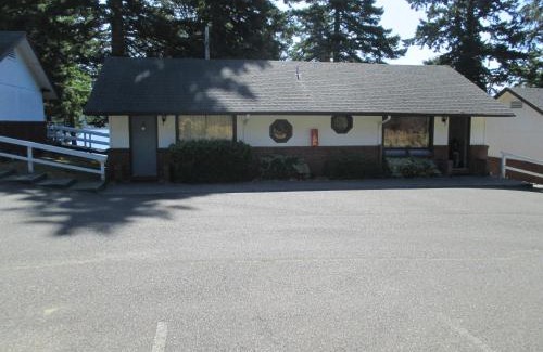 Dunes City Resort | Woahink Lake Suites