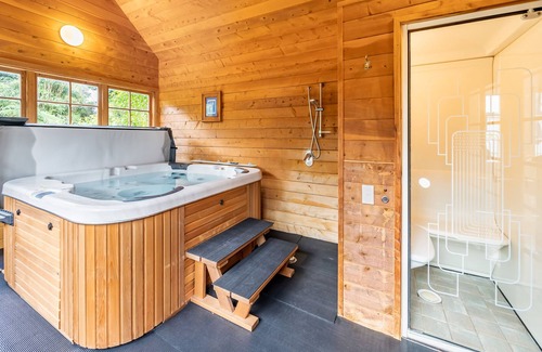 Lower Hutt Villa | Woburn Retreat, Luxury Home for Perfect Getaway