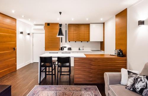 Powazki Apartment | Wola Luxury Wooden Apartment by BookingHost