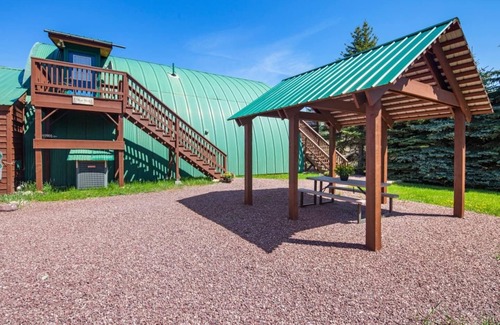 Coram Cabin | Wolf Den Cabin! 6 miles to Glacier!