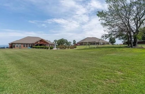 Summerfield House | Wolf Mountain Escape!