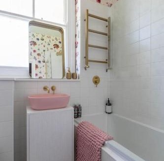 Cliftonville Apartment | Wolverdene - Entire ground floor flat with garden