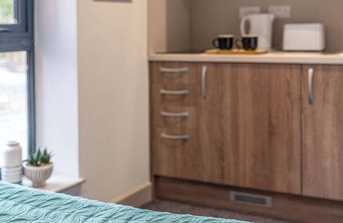Wolverhampton Apartment | Wolverhampton Wanderers Charming 1BR Apt- Cozy Retreat with Parking