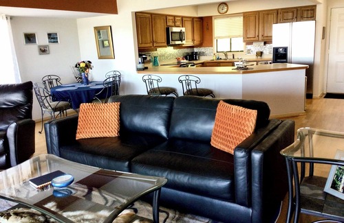 Lake Hamilton Condo | WON’T DISAPPOINT! KING/2TWIN— ExoticDecor/Stellar Lake/Mountain Views