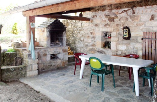 Saint-Genest-de-Bauzon House | Wonderful private villa for 4 guests with TV, terrace and pets allowed