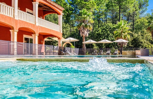 Meounes-les-Montrieux House | Wonderful private villa for 10 people with WIFI, A/C, private pool, hot tub, TV and terrace