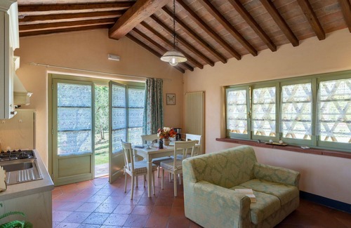 Castiglion Fiorentino House | Wonderful private villa for 3 guests with WIFI, private pool, TV, terrace, pets allowed and park.