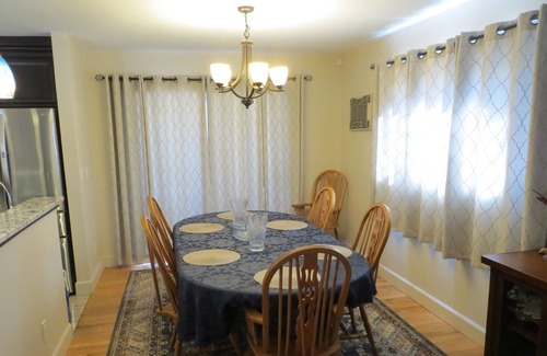 Highlands House | Wonderful 2Bd 2Ba Home in Centrally located Arvada, CO