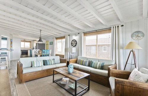 Long Beach House | Wonderful Beach Front Dog Friendly Classic Beach Home, Direct beach access.