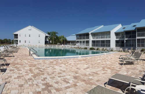 Port Charlotte Condo | Wonderful Condo on the Myakka river, close to beaches. Recently remodeled.