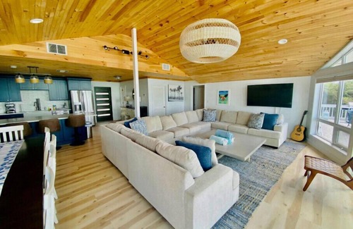 Hartswell House | WONDERFUL OCEAN FRONT HOME WITH POOL