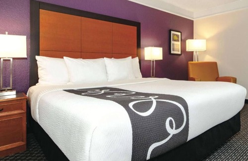 Guasti House | Wonderful Place! 2 Family-friendly Units, Near Toyota Arena! Free Parking!