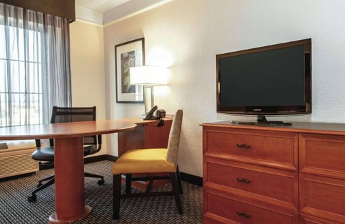 Guasti House | Wonderful Place! 2 Family-friendly Units, Near Toyota Arena! Free Parking!