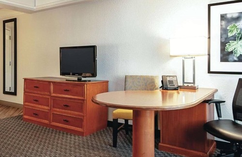 Guasti House | Wonderful Place! 2 Family-friendly Units, Near Toyota Arena! Free Parking!
