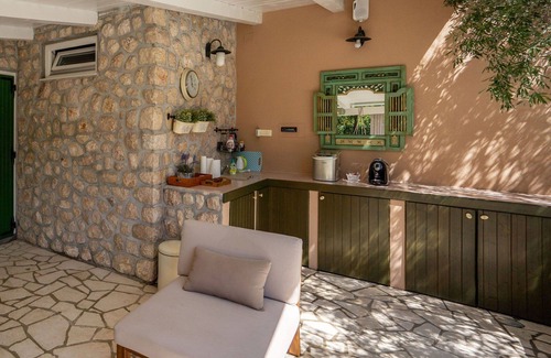 Novi Vinodolski House | Wonderful private villa for 6 people with A/C, private pool, WIFI, TV, terrace and pets allowed