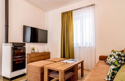 Frymburk House | Wonderful private villa for 8 guests with hot tub, WIFI, TV, terrace and parking