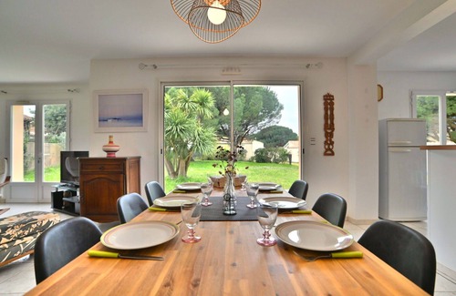 La Remigeasse House | Wonderful private villa for 8 people with WIFI, TV, terrace and pets allowed
