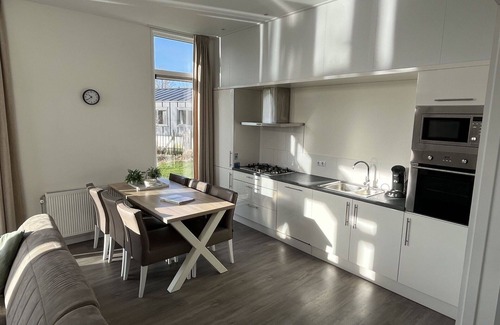 Municipality of Hellevoetsluis House | Wonderful private villa for 6 guests with WIFI, TV and terrace