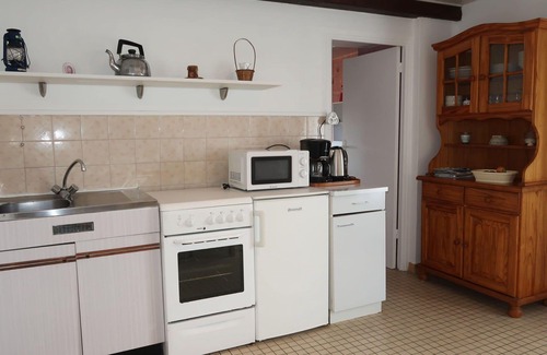 Plounevez-Lochrist House | Wonderful private villa for 2 guests with pets allowed