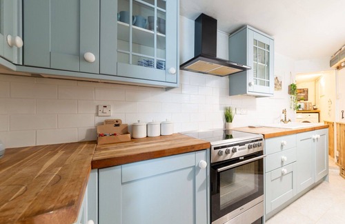 Mevagissey House | Wonderful private villa for 4 guests with WIFI, TV, terrace and pets allowed