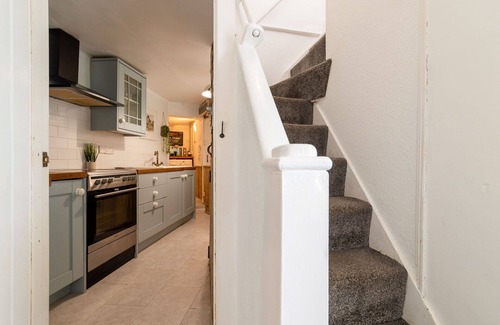 Mevagissey House | Wonderful private villa for 4 guests with WIFI, TV, terrace and pets allowed