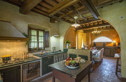 Terranuova Bracciolini Villa | Wonderful private villa with A/C, hot tub, WIFI, private pool, TV, pets allowed and panoramic view