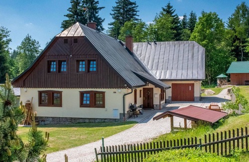 Harrachov House | Wonderful private villa for 28 people with WIFI, TV, patio, panoramic view and parking