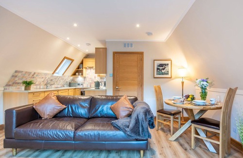 South Laggan House | Wonderful private villa for 2 guests with WIFI, TV, balcony and panoramic view