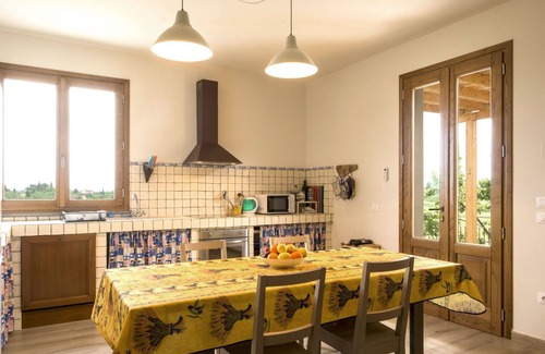 Fucecchio Villa | Wonderful private villa for 6 people with pool, WIFI, A/C, pets allowed, panoramic view and park.