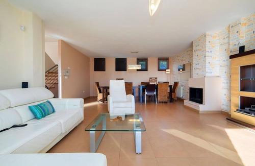 La Colina House | Wonderful private villa for 6 people with A/C, private pool, WIFI, TV, patio and pets allowed