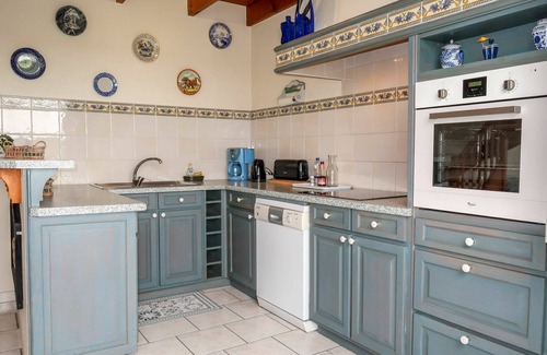 Primelin House | Wonderful private villa for 2 guests with TV and terrace
