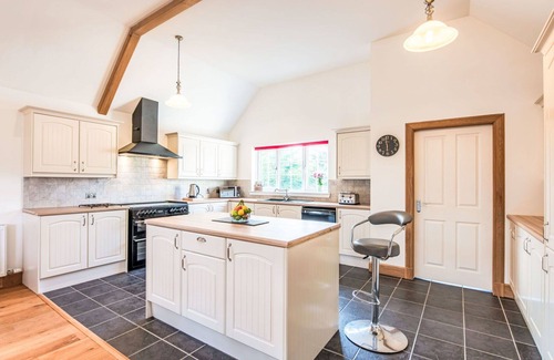 Loch Ness House | Wonderful private villa for 6 people with WIFI, TV, patio and panoramic view