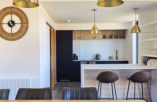 Breakish House | Wonderful private villa for 8 guests with TV, terrace and panoramic view