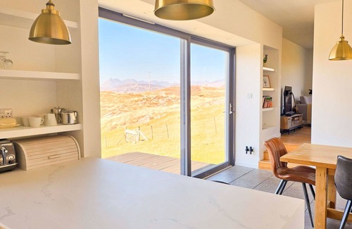 Breakish House | Wonderful private villa for 8 guests with TV, terrace and panoramic view