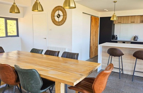 Breakish House | Wonderful private villa for 8 guests with TV, terrace and panoramic view