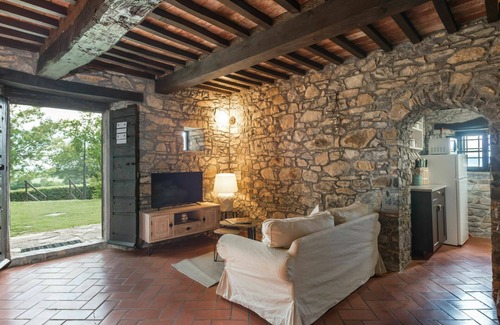Manciano Villa | Wonderful private villa with WIFI, private pool, TV, patio, pets allowed and panoramic view