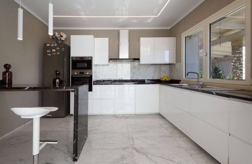 Querceta Villa | Wonderful private villa for 10 people with WIFI, private pool, A/C and TV, close to Forte Dei Ma.