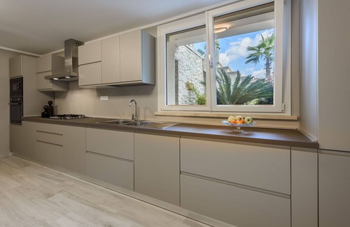 Querceta Villa | Wonderful private villa for 10 people with WIFI, private pool, A/C and TV, close to Forte Dei Ma.