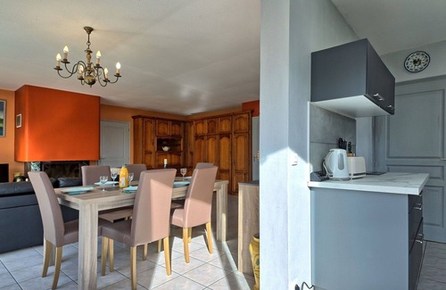 Penvins House | Wonderful private villa for 6 guests with WIFI, TV, terrace and pets allowed