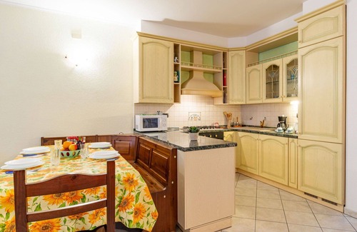 Corrido House | Wonderful private villa for 4 people with WIFI, hot tub, TV, terrace and pets allowed