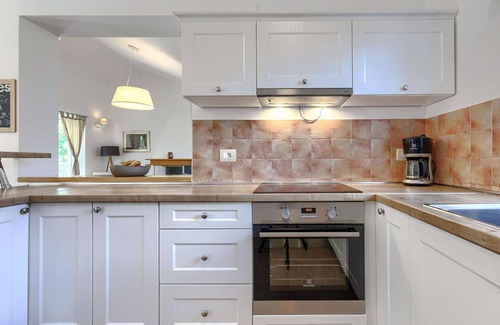 Momjan House | Wonderful private villa for 5 guests with private pool, WIFI, A/C, TV and patio