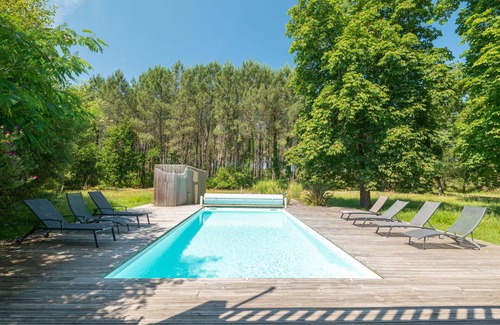 Saint-Julien-en-Born House | Wonderful private villa for 12 guests with WIFI, private pool, terrace and pets allowed