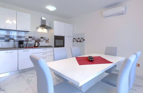 Rezanci House | Wonderful private villa for 8 guests with A/C, WIFI, private pool, TV and terrace