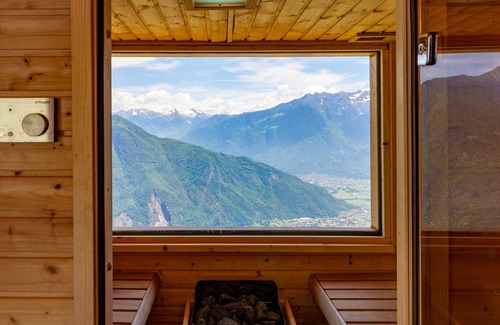 Sorico House | Wonderful private villa for 4 people with hot tub, TV, patio and pets allowed