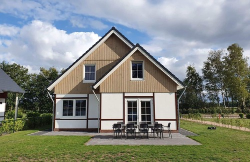 Susteren House | Wonderful private villa for 14 guests with pool, WIFI, TV and terrace