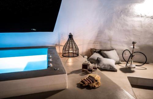 Exo Gonia Villa | Wonderful Santorini Villa 1 Bedroom Villa Gonia Astonishing Views & Outdoor Jacuzzi Exo Gonia
